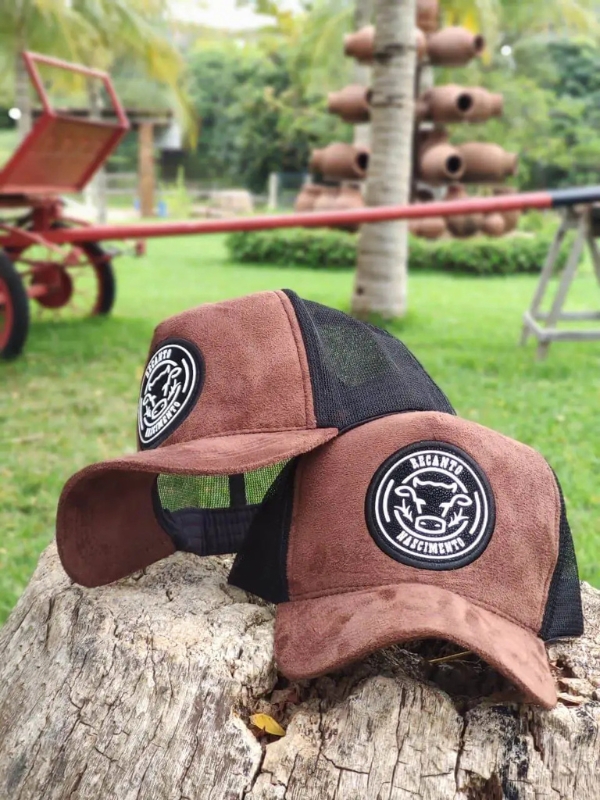 Trucker tela frente e aba camuça